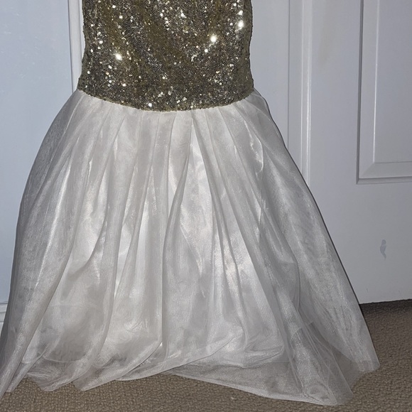 My Grade 8 Grad Dress! gold and white coloured only worn once, - Picture 2 of 5